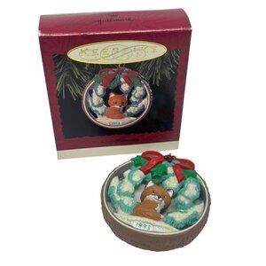 Vintage 1993 Hallmark Keepsake 2.75 Snowy Hideaway Animal Christmas Ornament NWB
